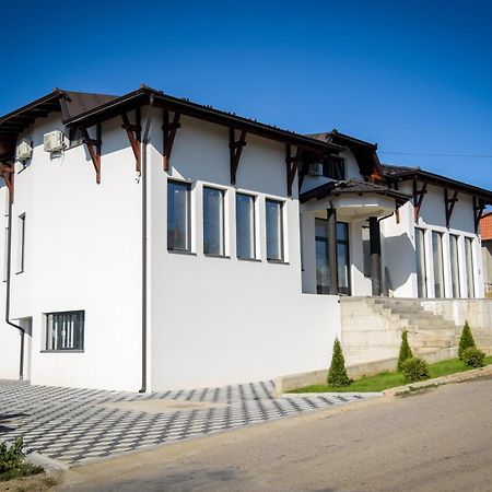 Prenociste Adria Aparthotel Vranje Exterior foto