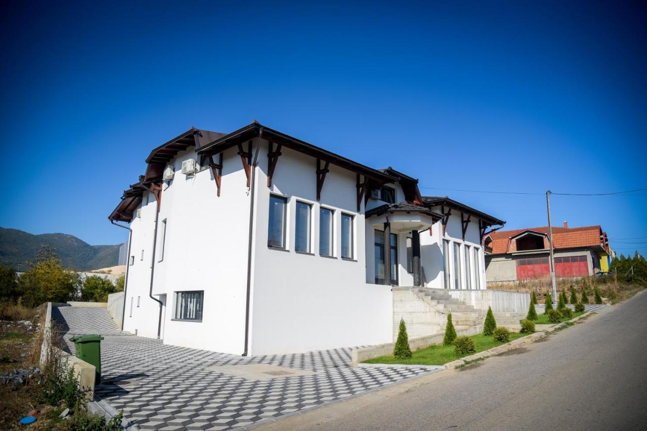 Prenociste Adria Aparthotel Vranje Exterior foto