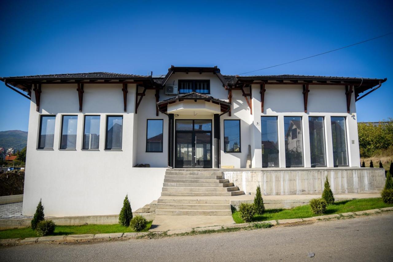 Prenociste Adria Aparthotel Vranje Exterior foto