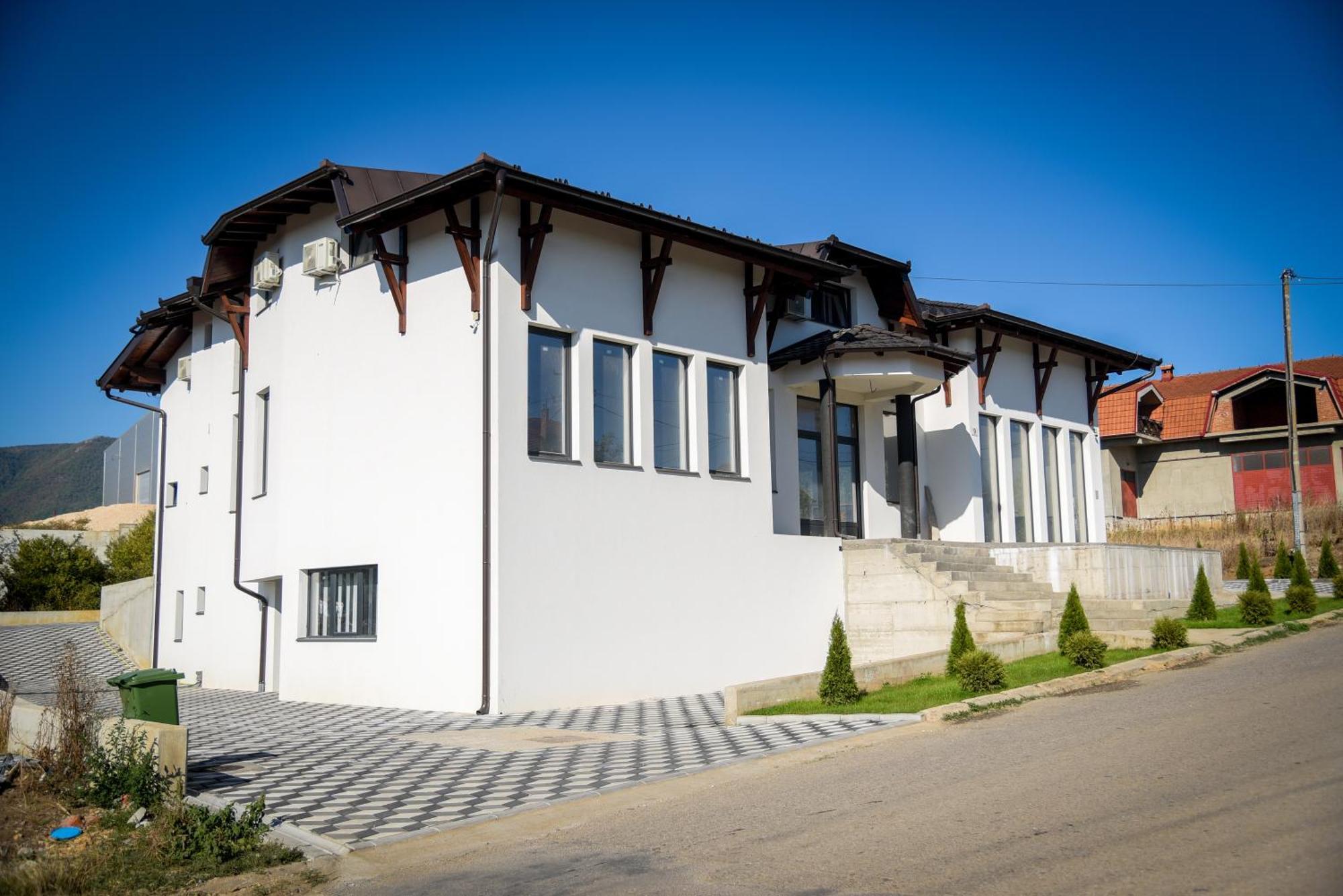 Prenociste Adria Aparthotel Vranje Exterior foto